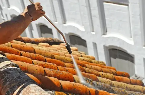 Nettoyage de toitures - La Calmette